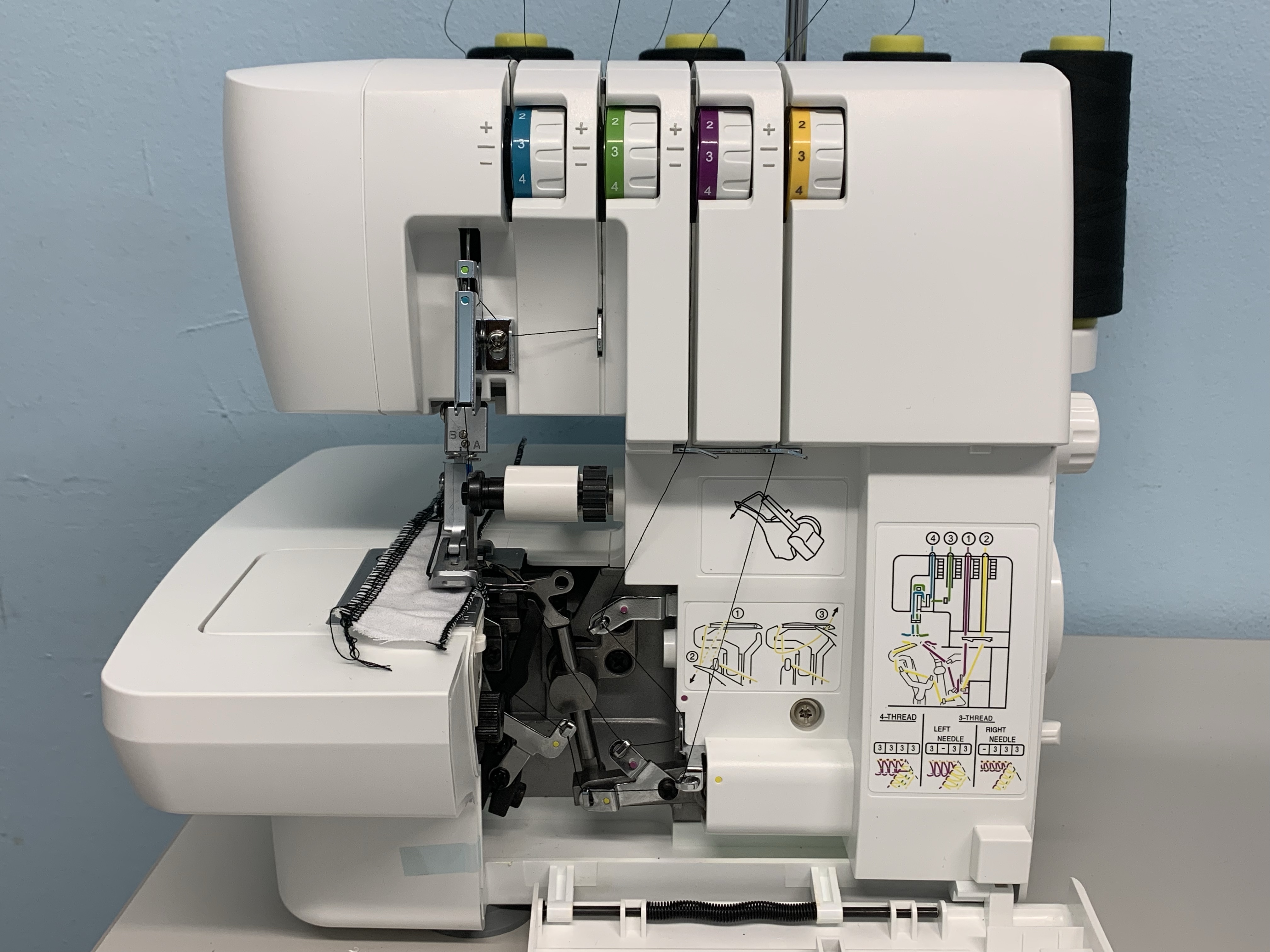 Singer S0105 Overlock Serger - DH Sewing Machines Sales Services & Repairs